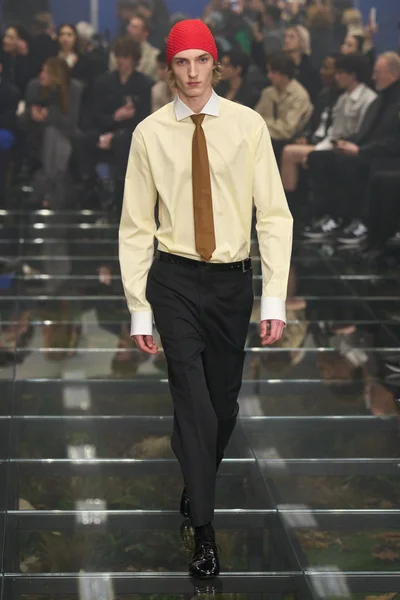Look 1